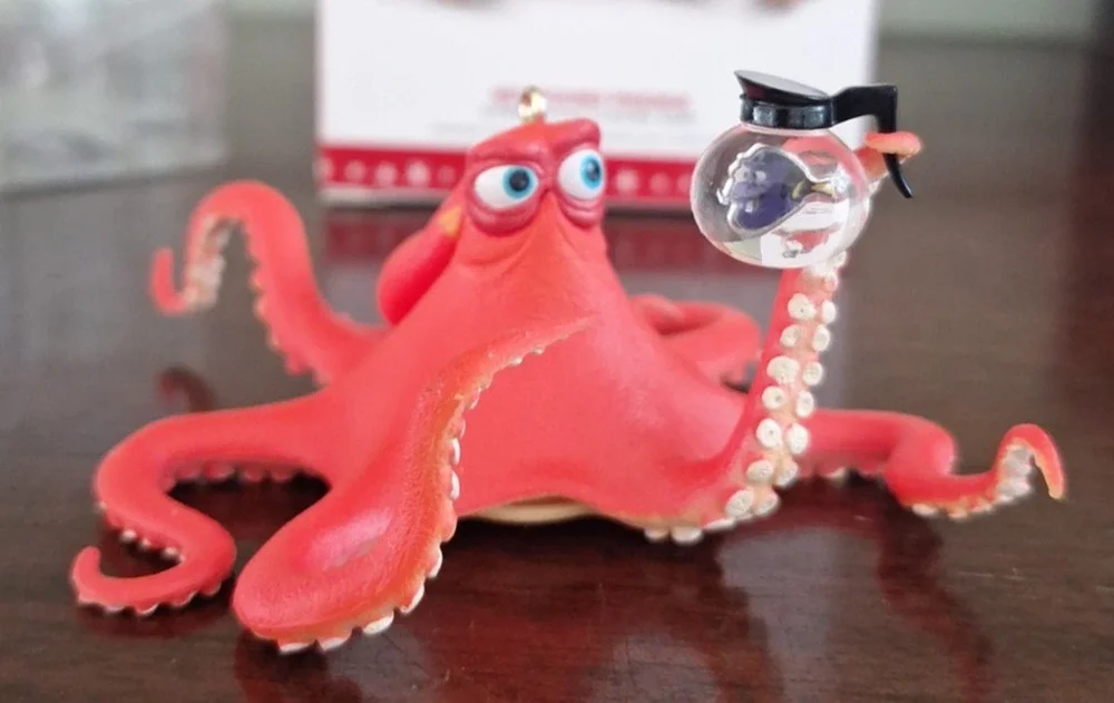 2016 Hallmark Keepsake Ornament Disney Pixar Finding Dory Newfound Friends